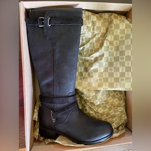 UGG ~ NWT Darcie Black leather/suede riding boots SZ 8.5